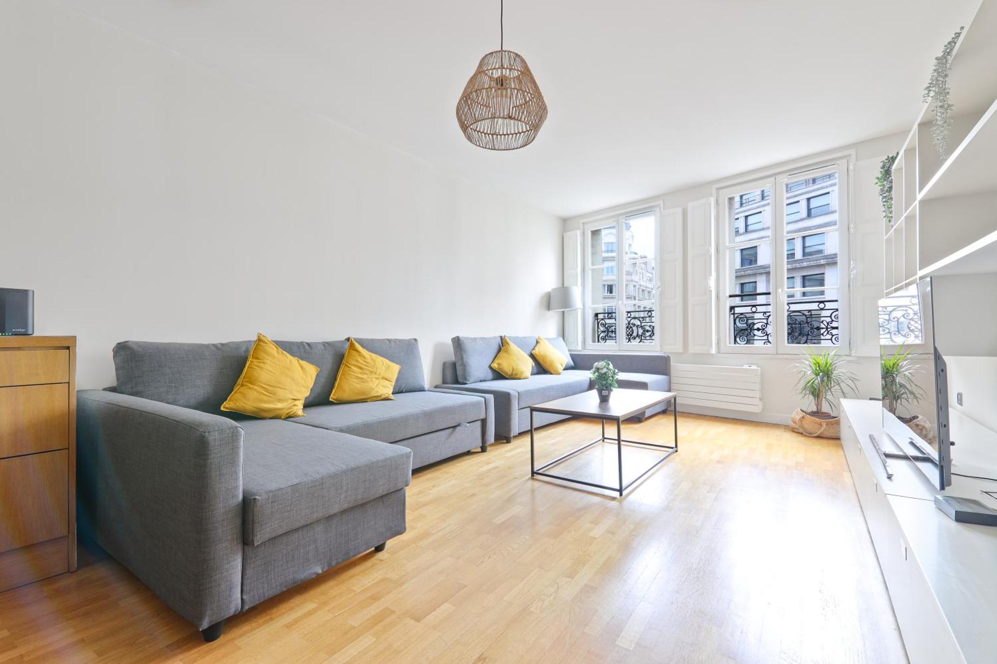 Heart Of Paris-2br-8p-musee Du Louvre 4 Free Netflix Apartment Paris