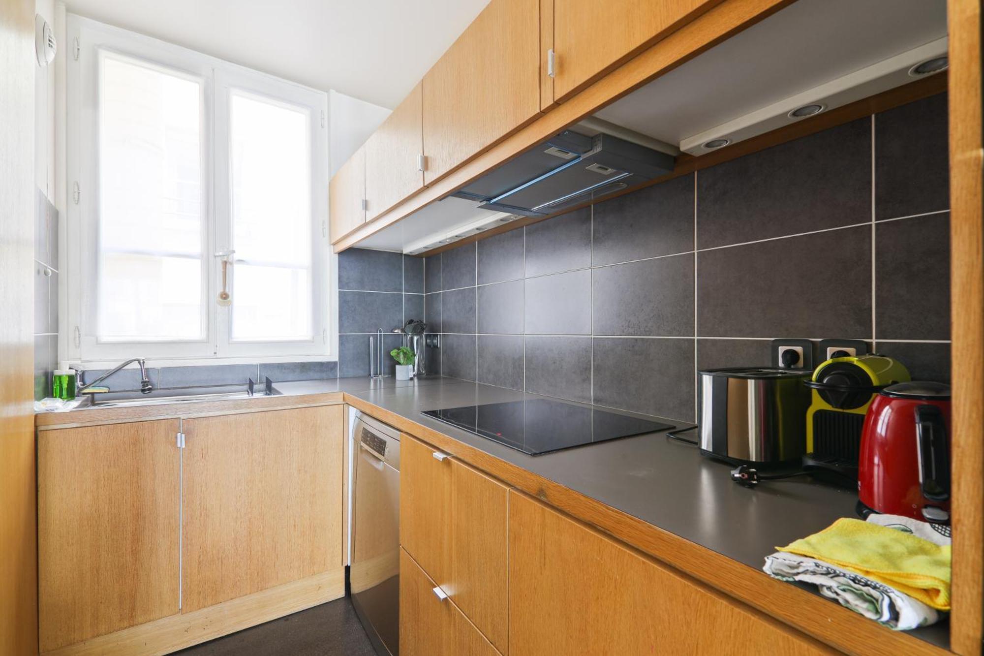 Apartment Heart Of Paris-2br-8p-musee Du Louvre 4 Free Netflix