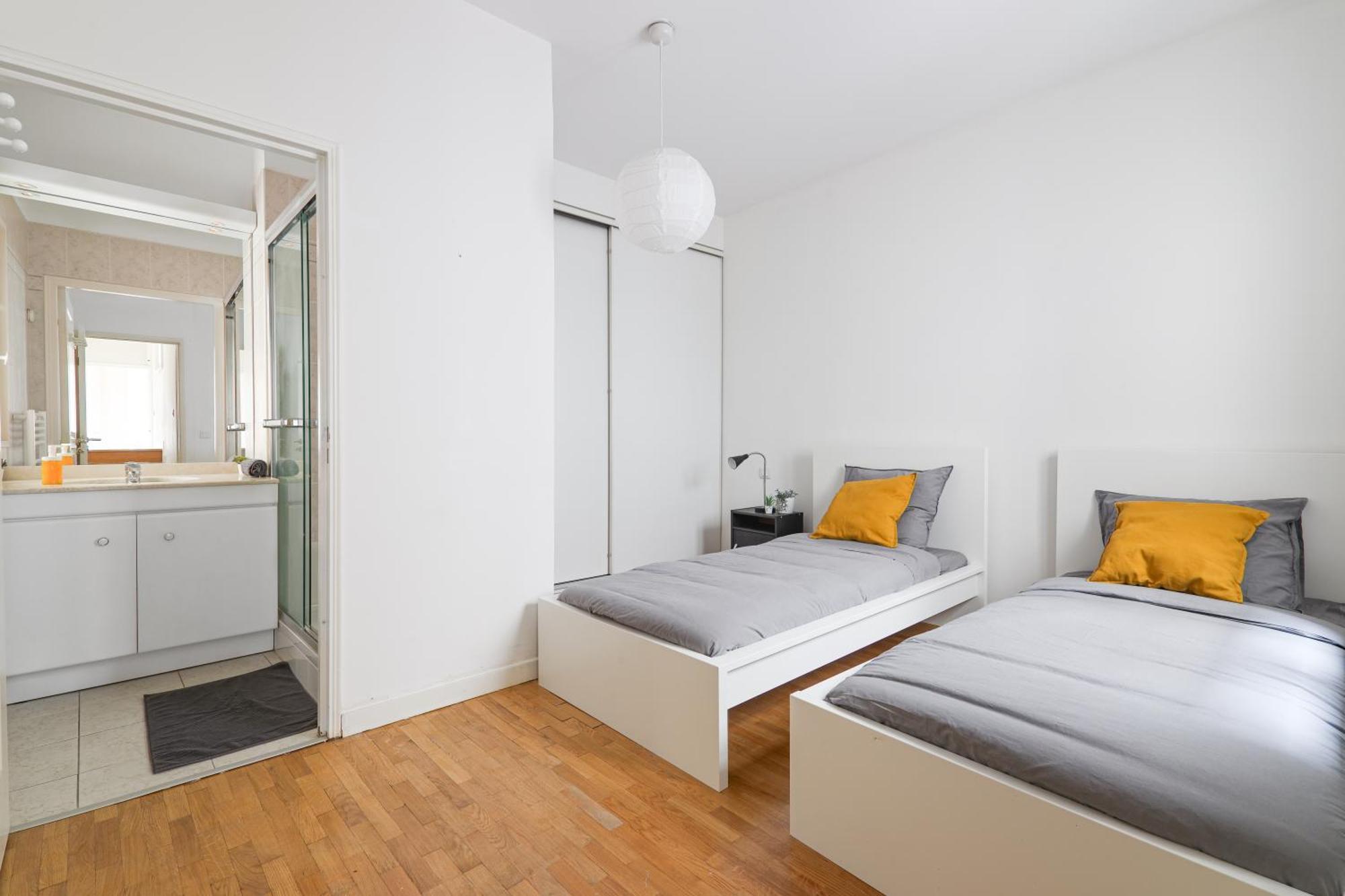 Apartment Heart Of Paris-2br-8p-musee Du Louvre 4 Free Netflix